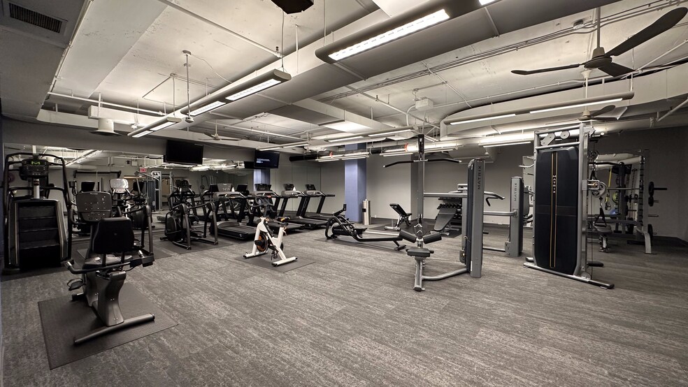 More Photos Of 1751 Lake Cook Rd, Deerfield Office For Lease