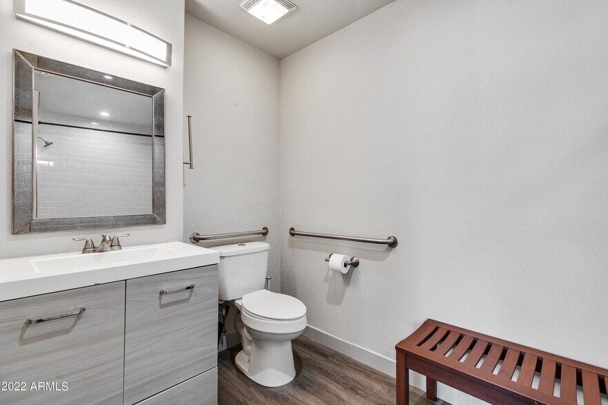 More Photos Of PHOENIX ALH or BEHAVIORAL 10 Residents, Phoenix Assisted Living For Sale