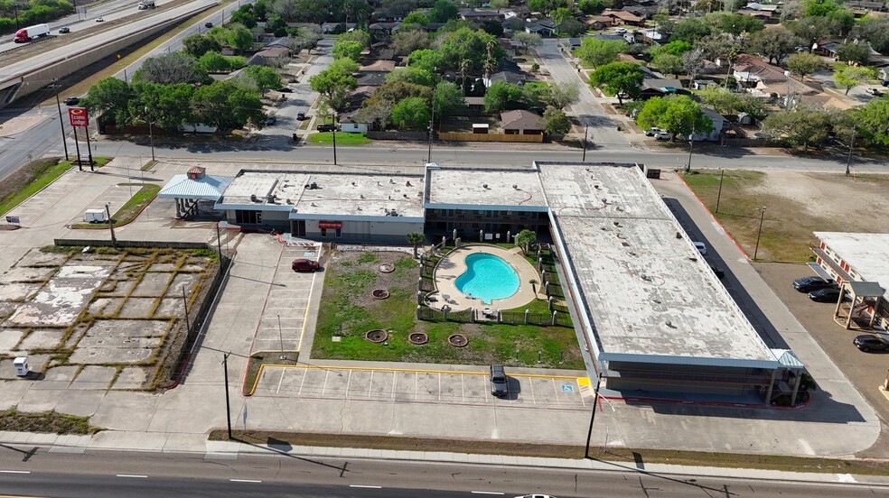More Photos Of 221 S US Highway 77 Byp, Kingsville Hotel For Sale