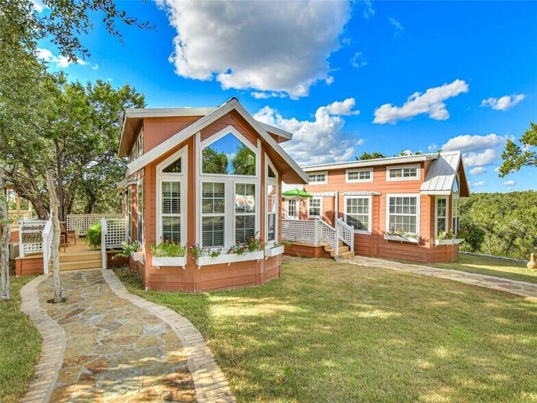 More Photos Of 251 Circle Dr, Wimberley Hospitality For Sale
