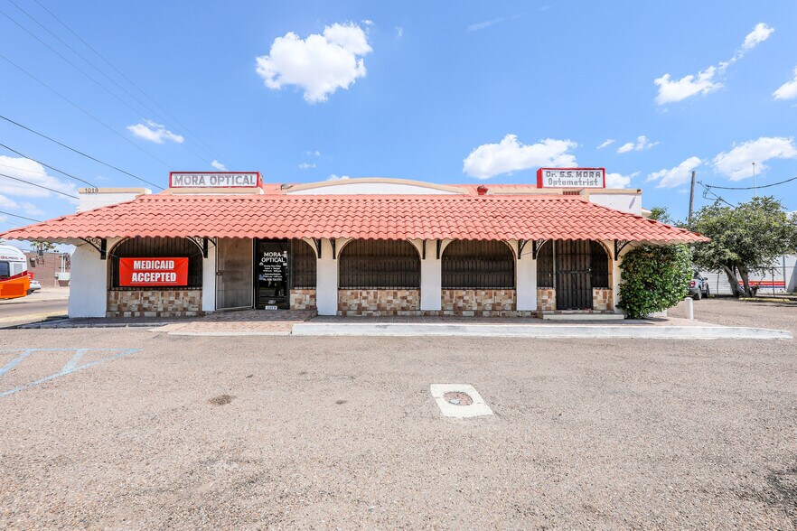 Primary Photo Of 1019 San Bernardo Ave, Laredo Office For Sale