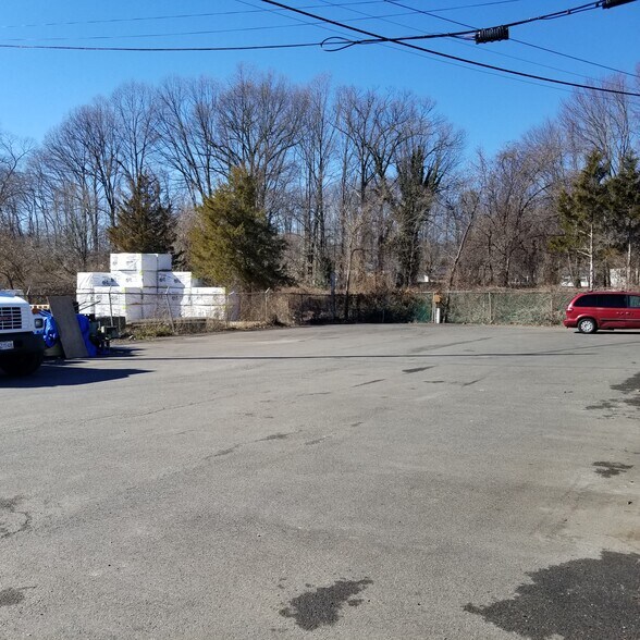 More Photos Of 7311 Highland St, Springfield Warehouse For Lease