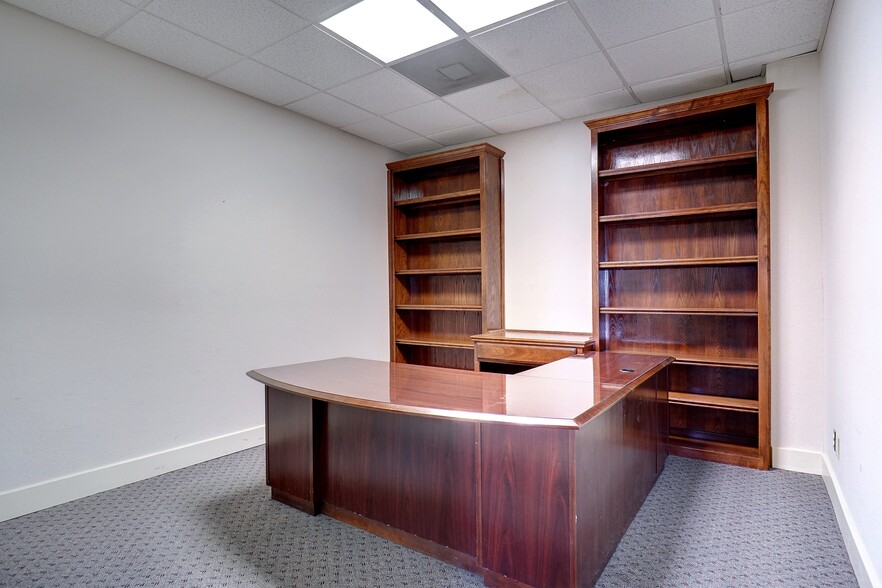 More Photos Of 1303 Northwest Hwy, Garland Medical For Lease