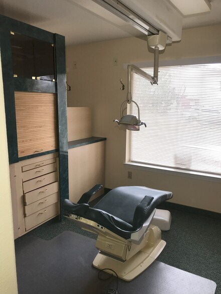 More Photos Of 404 S Pratt Ave, Carson City Office For Sale