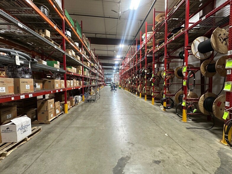 More Photos Of 320 Lundin Blvd, Mankato Warehouse For Lease