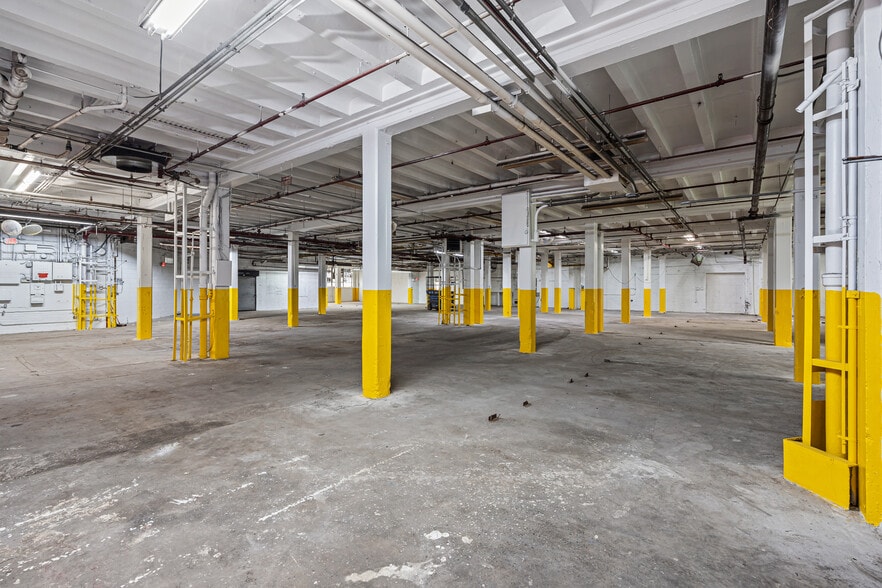 More Photos Of 5213 Grays Ave, Philadelphia Warehouse For Lease