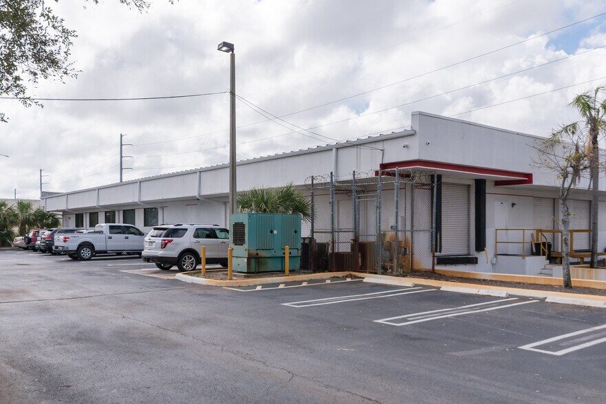 More Photos Of 1515 N Congress Ave, Delray Beach Warehouse For Lease