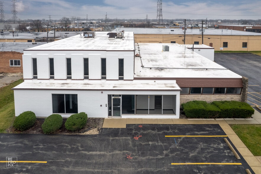More Photos Of 223 Interstate Rd, Addison Light Manufacturing For Sale