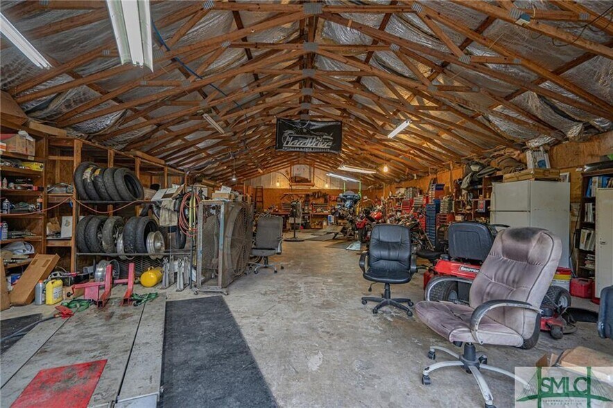 More Photos Of 895 W Highway 80, Eden General Retail For Sale