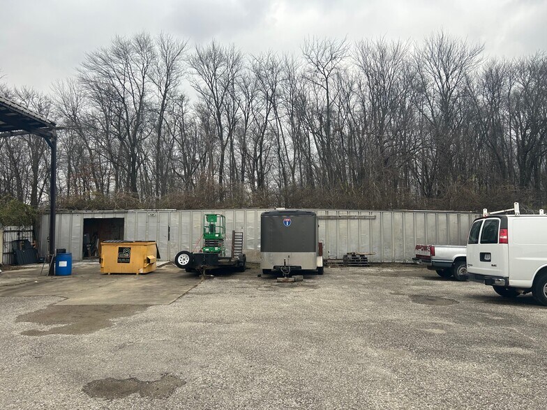 More Photos Of 925 Ulrich Ave, Louisville Warehouse For Lease