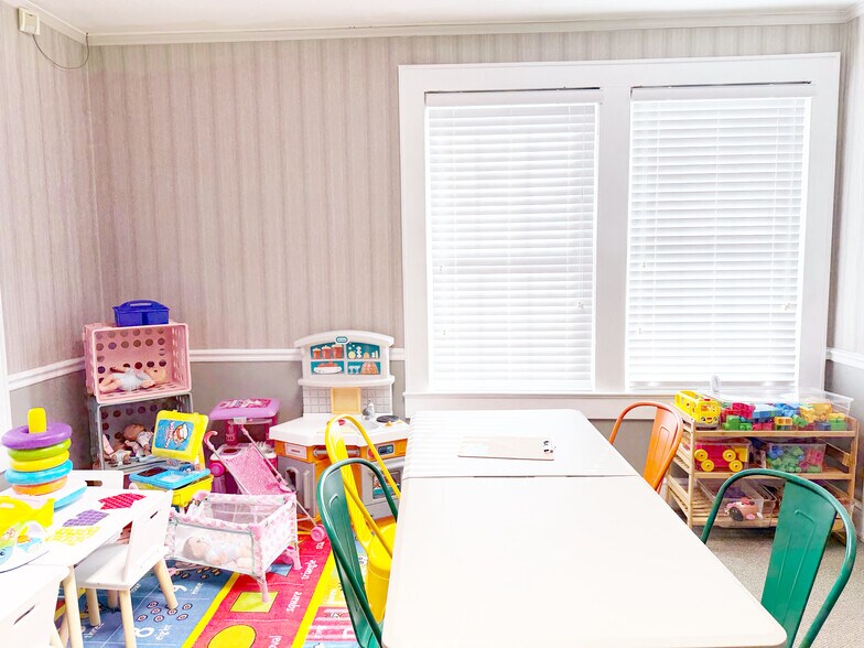 More Photos Of 403 S Logan St, Gaffney Office For Sale