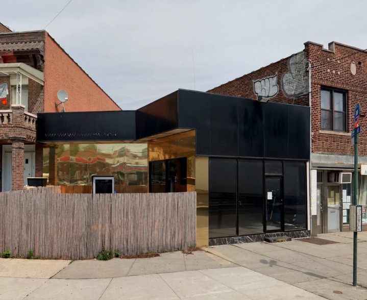 Primary Photo Of 1775 Flatbush Ave, Brooklyn Bar For Lease