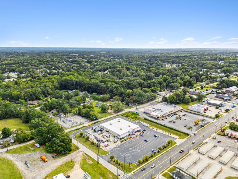 More Photos Of 391 N Main St, Woodruff Freestanding For Sale