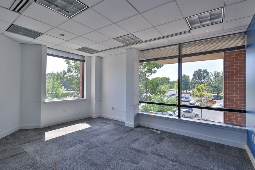 More Photos Of 1525 Valley Center Pky, Bethlehem Unknown For Lease