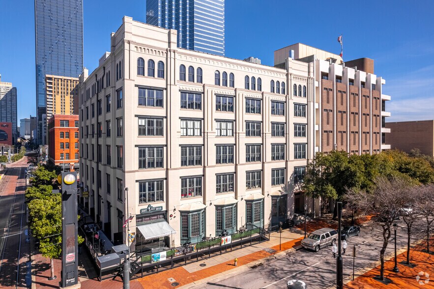 More Photos Of 208 N Market St, Dallas Office For Lease