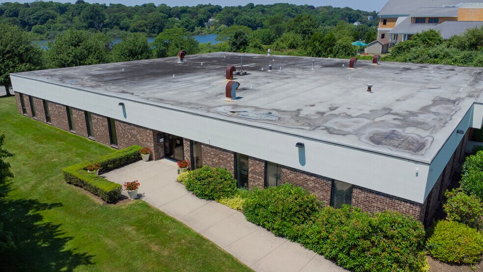 More Photos Of 97 John Clarke Rd, Middletown Office For Sale