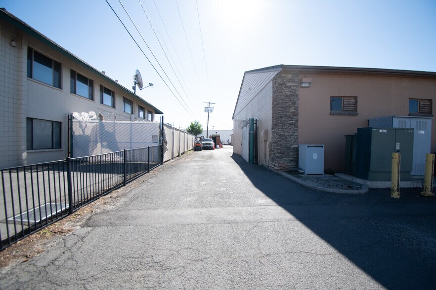 More Photos Of 850 Greg St, Sparks Warehouse For Lease