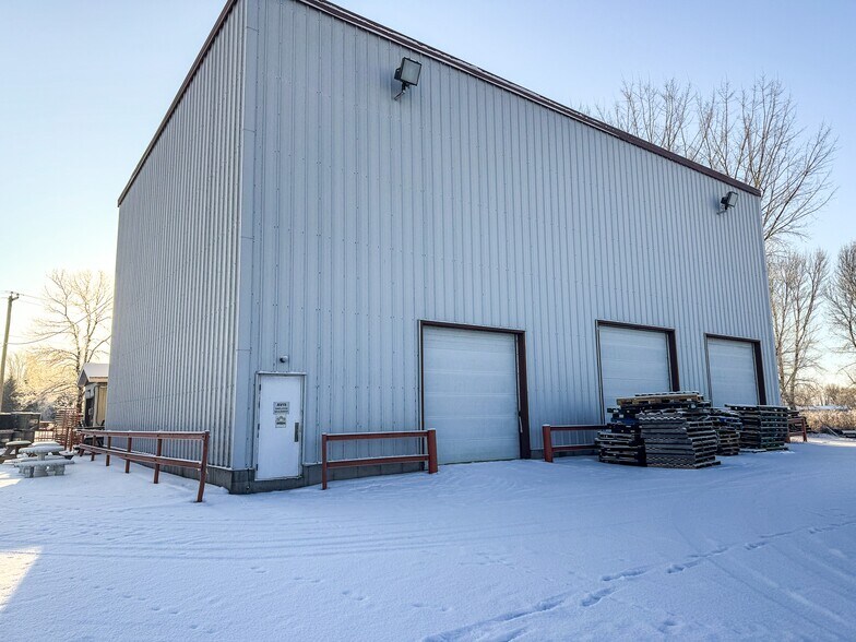 More Photos Of 215-223 Boul Ouest O, Maskinongé Industrial For Sale