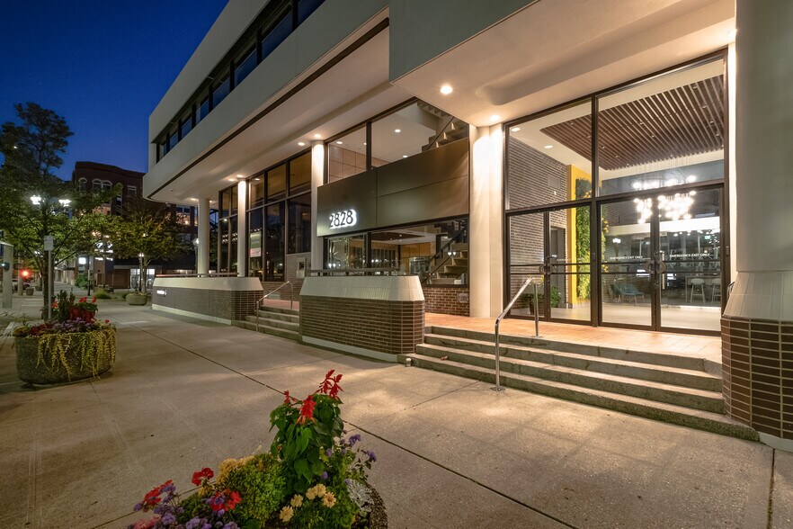 More Photos Of 2822 Colby Ave, Everett Office For Lease