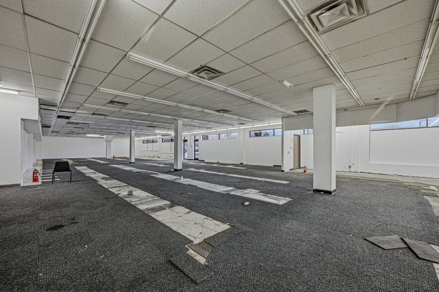 More Photos Of 1A Trolley Sq, Wilmington Storefront For Lease