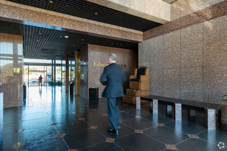 More Photos Of 4200 E Skelly Dr, Tulsa Office For Lease