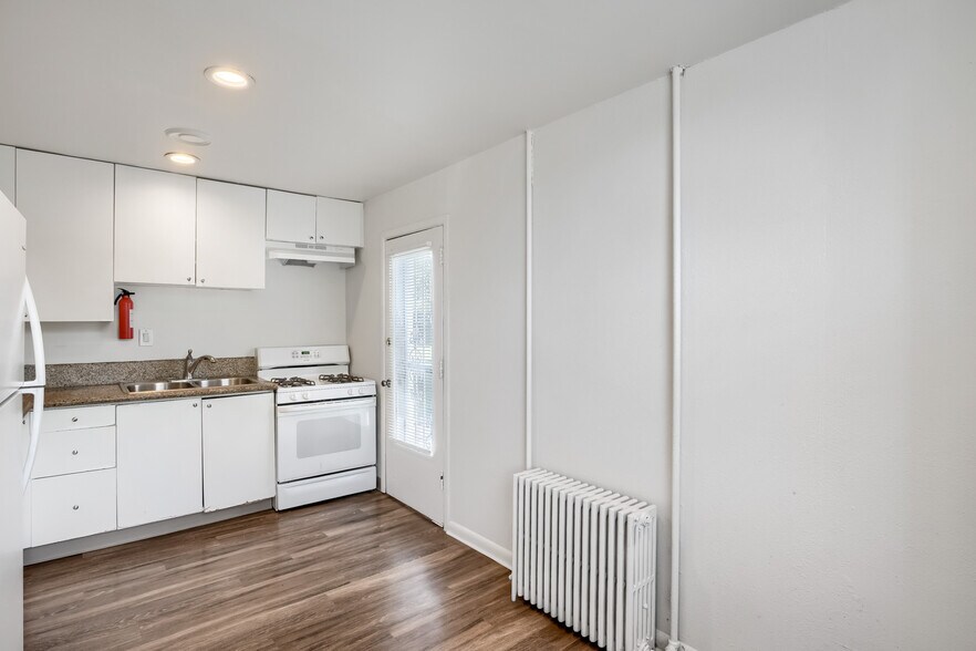 More Photos Of 493-495 Fulton St, Aurora Apartments For Sale