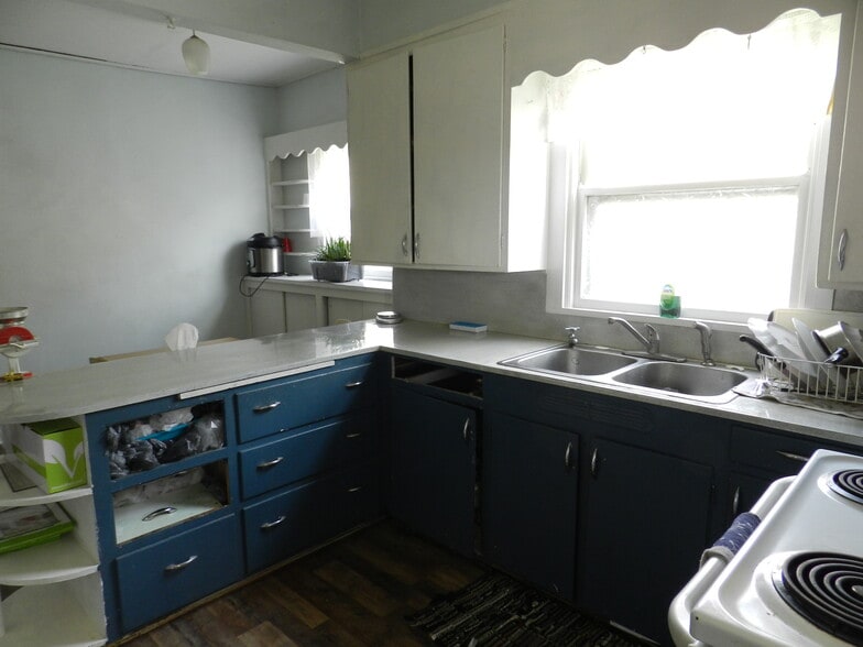 More Photos Of 104 Challis St, Salmon Warehouse For Sale