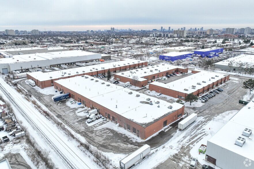More Photos Of 79 Milliken Blvd, Toronto Warehouse For Lease