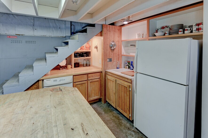 More Photos Of 355 Trackside Dr, Peculiar Warehouse For Sale