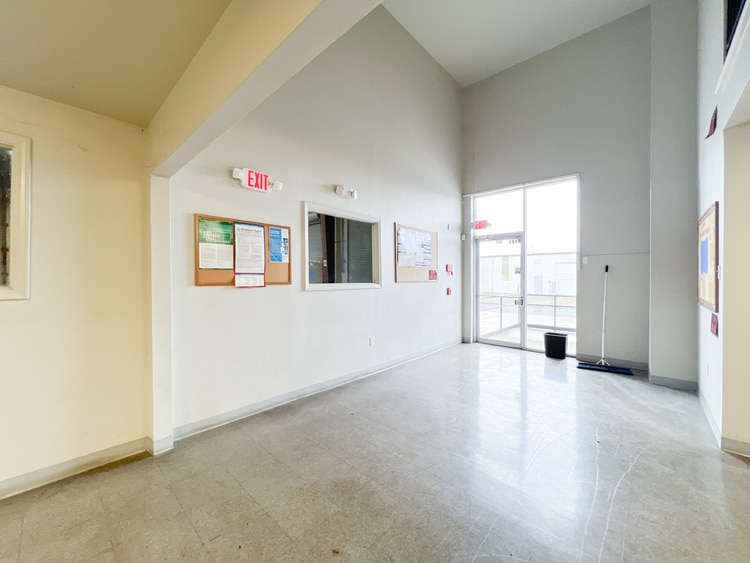 More Photos Of 7649 Townsend Pl, New Orleans Warehouse For Lease