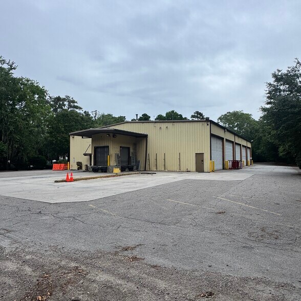 More Photos Of 24 Hunter Rd, Hilton Head Island Distribution For Sale