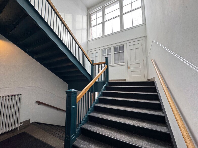 More Photos Of 2026 Murray Hill Rd, Cleveland Loft Creative Space For Lease