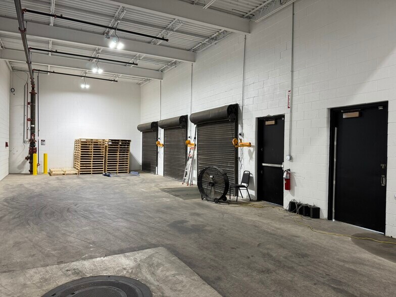 More Photos Of 3701 Main St, Elkhart Industrial For Lease