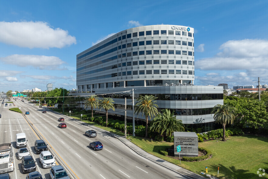 Primary Photo Of 19495 Biscayne Blvd, Aventura Office For Lease