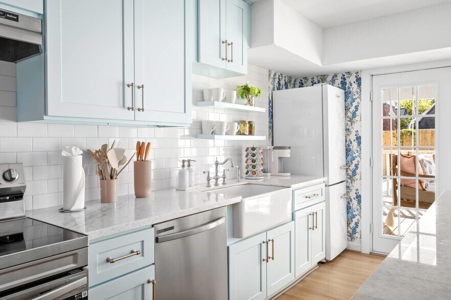 More Photos Of , Houston Multifamily For Sale