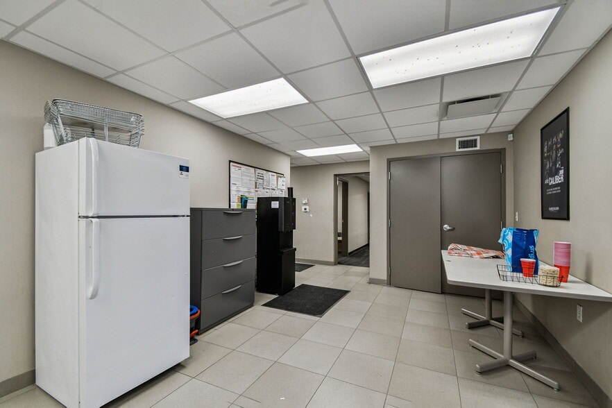 More Photos Of 4811 W Sligh Ave, Tampa Warehouse For Sale