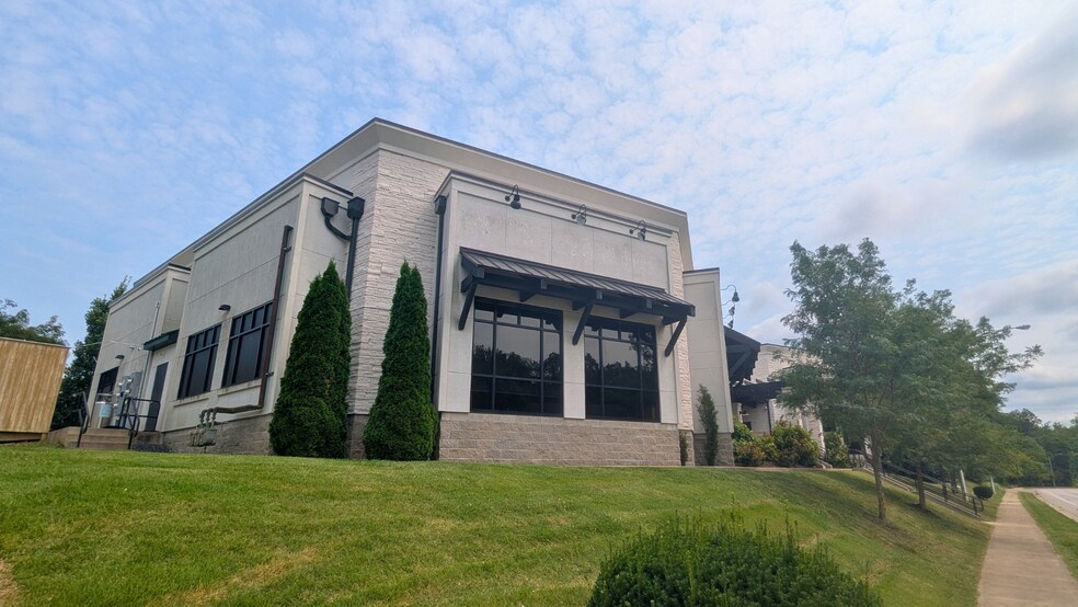 More Photos Of 1285 S College Mall Rd, Bloomington Storefront For Lease