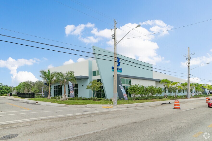 Primary Photo Of 101 NW 12th St, Pompano Beach Medical For Lease