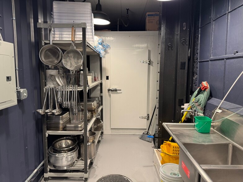 More Photos Of 19 Erie Blvd, Albany Apartments For Lease