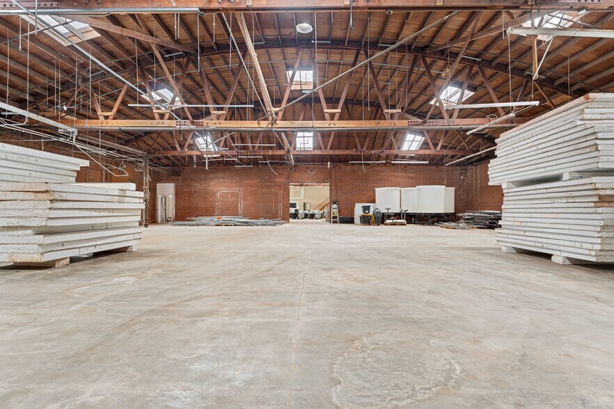 More Photos Of 15610 S Main St, Gardena Distribution For Sale