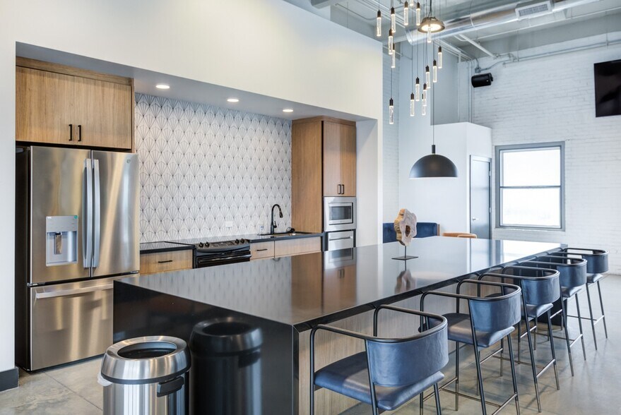 More Photos Of 1100 Richmond Hwy, Richmond Apartments For Sale