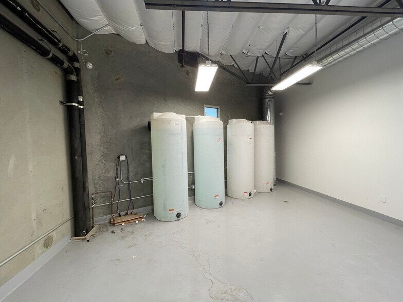 More Photos Of 2909 Tech Center Dr, Santa Ana Warehouse For Sale