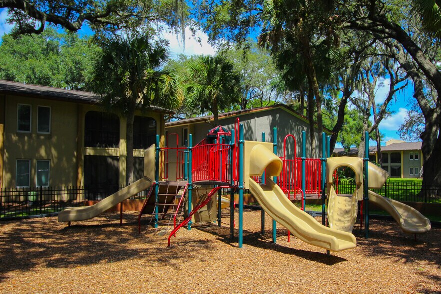 More Photos Of 5659 Del Prado Dr, Tampa Apartments For Sale