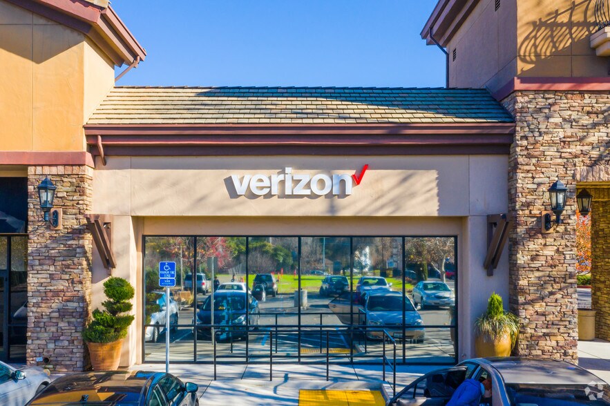 More Photos Of 5440 Hazel Ave, Fair Oaks Unknown For Lease