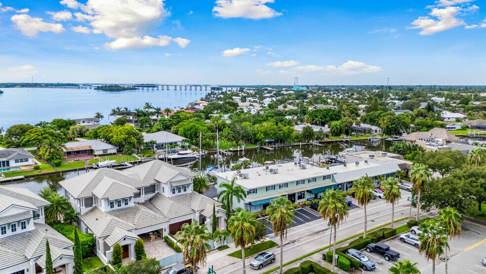 More Photos Of 23 Royal Palm Pointe, Vero Beach Restaurant For Sale