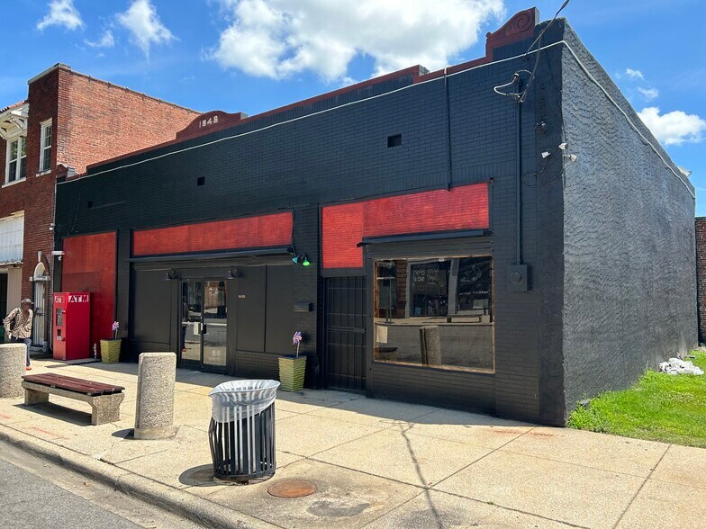 More Photos Of 2905 27th St N, Birmingham Bar For Sale