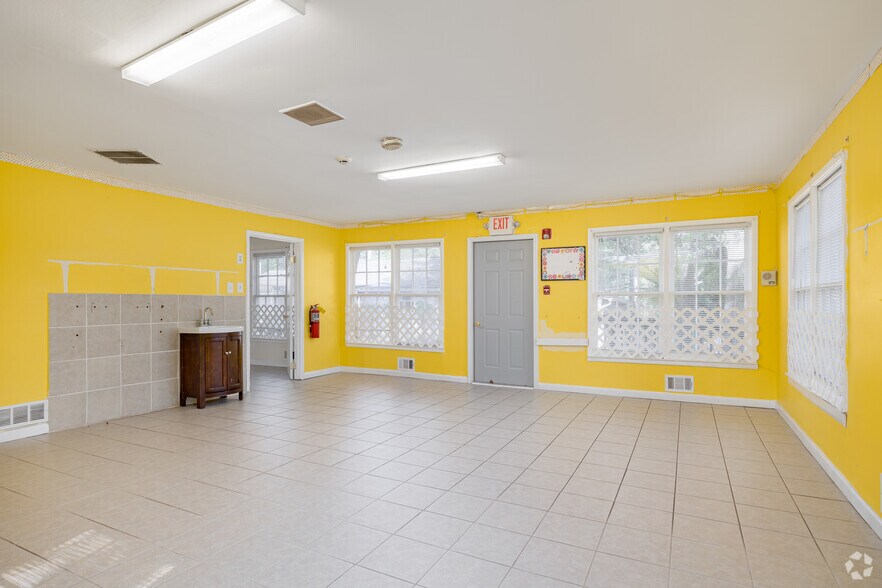 More Photos Of 2107 Mcafee Rd, Decatur Schools For Sale