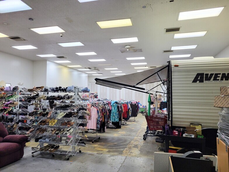 More Photos Of 603 W Main St, Glasgow Warehouse For Sale