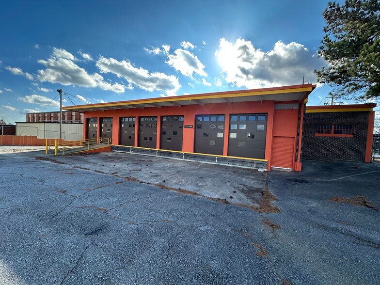 More Photos Of 5999 New Peachtree Rd, Doraville Loft Creative Space For Lease