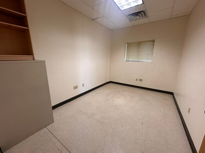 More Photos Of 333 Wildcat rd, La Barge Light Distribution For Sale